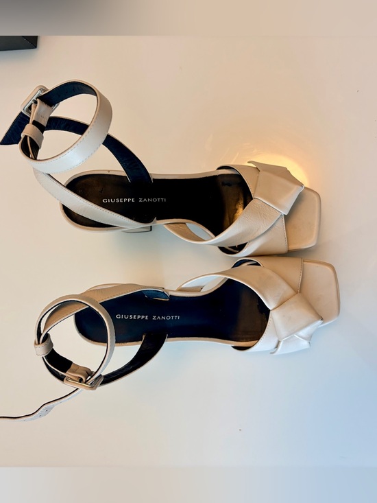Giuseppe Zanotti Shoes - Giuseppe Zanotti Cream Leather Bow-Front Ankle Strap Heels size 38